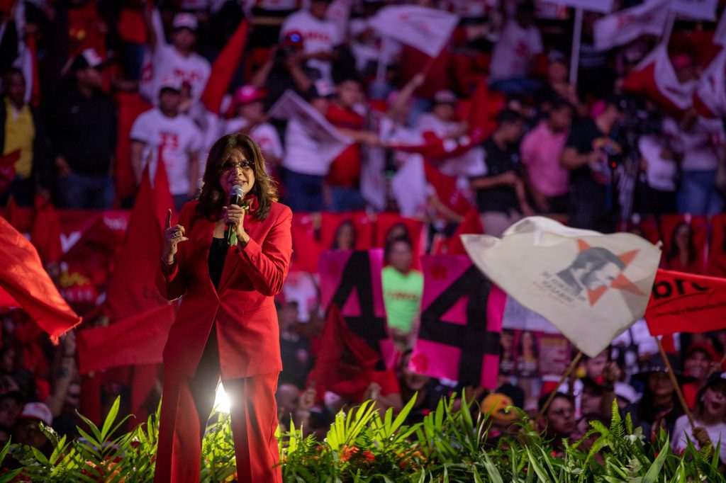 2025-11-23-TGU-Cierre-campaña-Aldana-Rixi181 - Contra Corriente